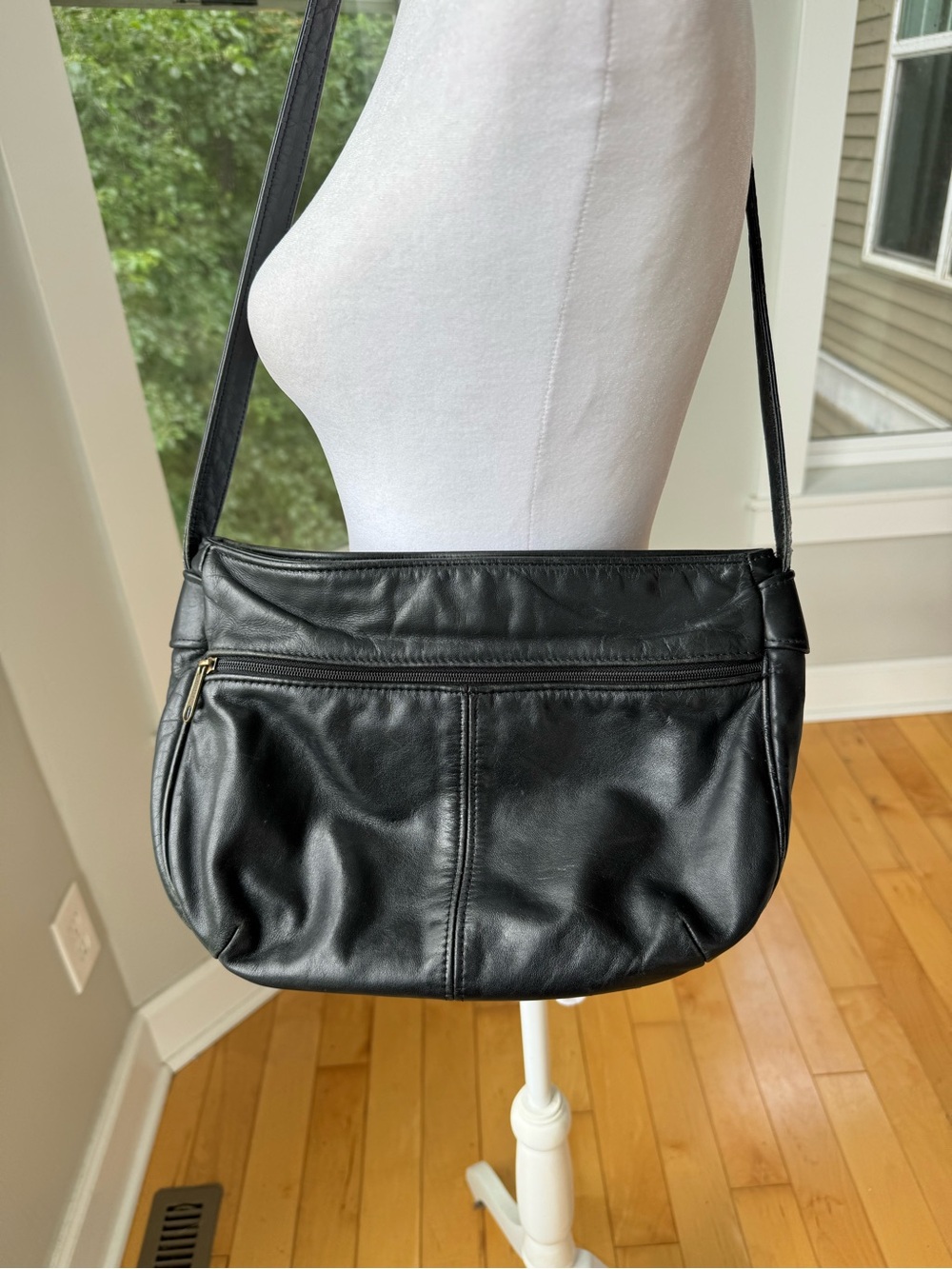 Vintage 90s Stone Mountain Black Leather Brass Made in USA Purse